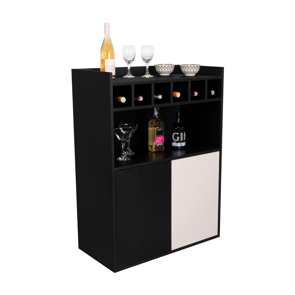 Bar Cuera, Capri y Wengue, con espacio para almacenar botellas