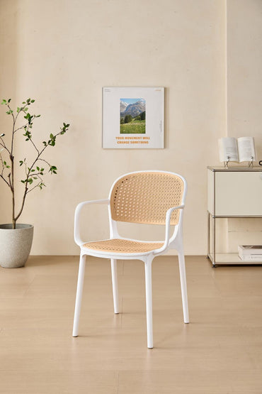Silla con Brazos Nest, Color Blanco y Beige, con Espaldar y Asiento en Rejilla