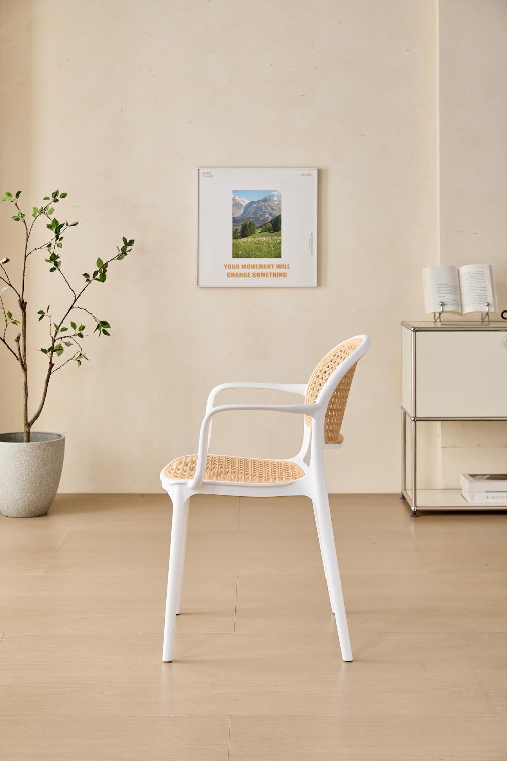 Silla con Brazos Nest, Color Blanco y Beige, con Espaldar y Asiento en Rejilla