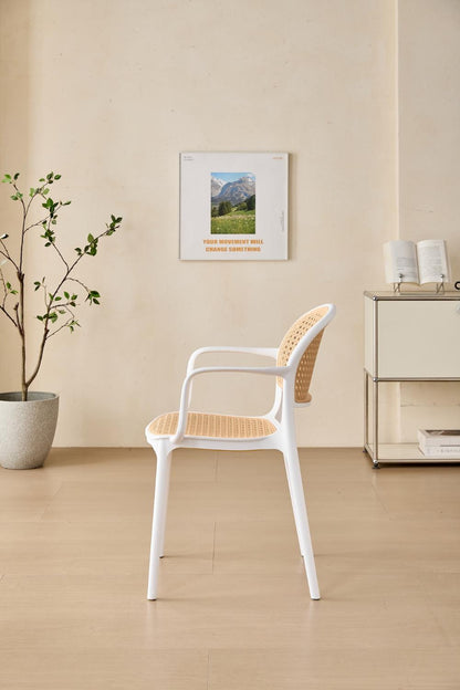 Silla con Brazos Nest, Color Blanco y Beige, con Espaldar y Asiento en Rejilla