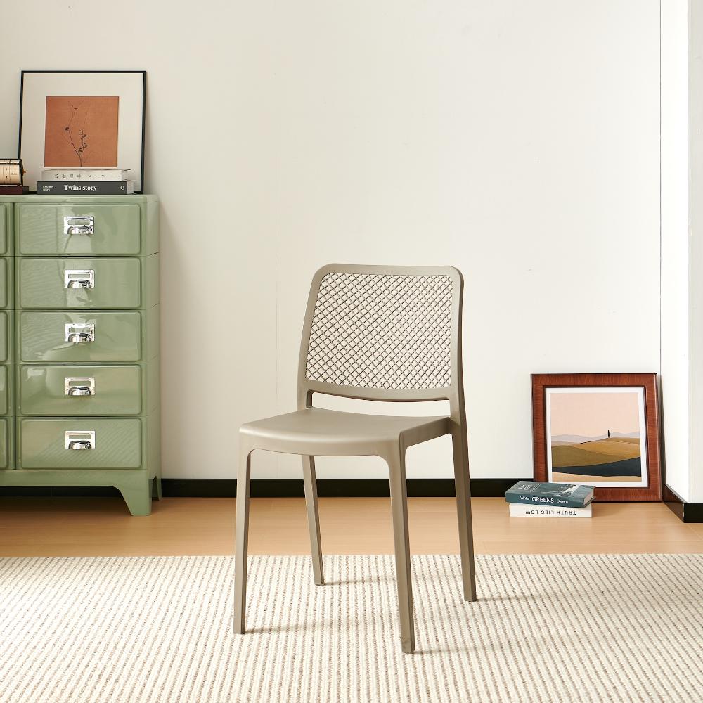 Silla Manhattan, Taupe, con Espaldar en Rejilla y Diseño Minimalista