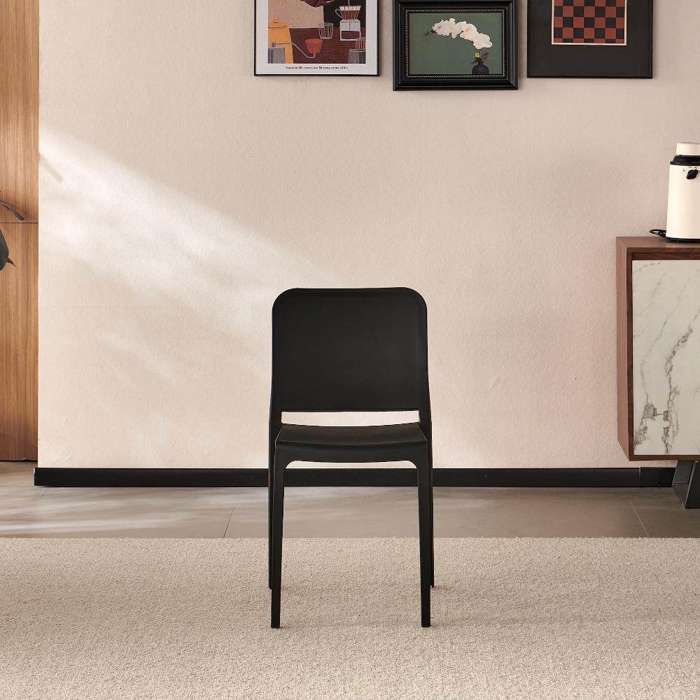 Silla Triveca, Negro, con Espaldar Cerrado y Diseño Minimalista