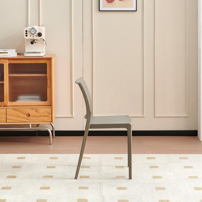 Silla Soho, Taupe, con Espaldar Cerrado y Diseño Minimalista