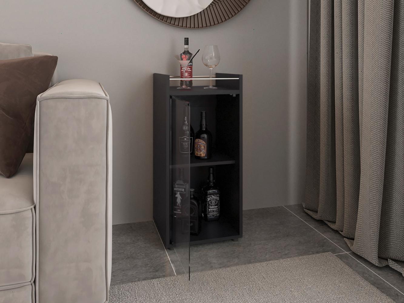 Bar Bajo Theba, Wengue, con espacio para botellas de vino y copas