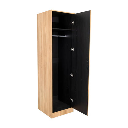 Closet Clay Una Puerta, Fresno / Wengue