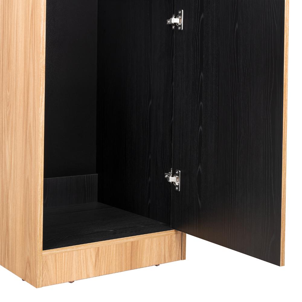 Closet Clay Una Puerta, Fresno / Wengue