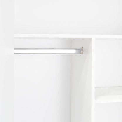 Closet Iker, Beige y Blanco, con Maletero y Rodachinas Para Su Fácil Desplazamiento