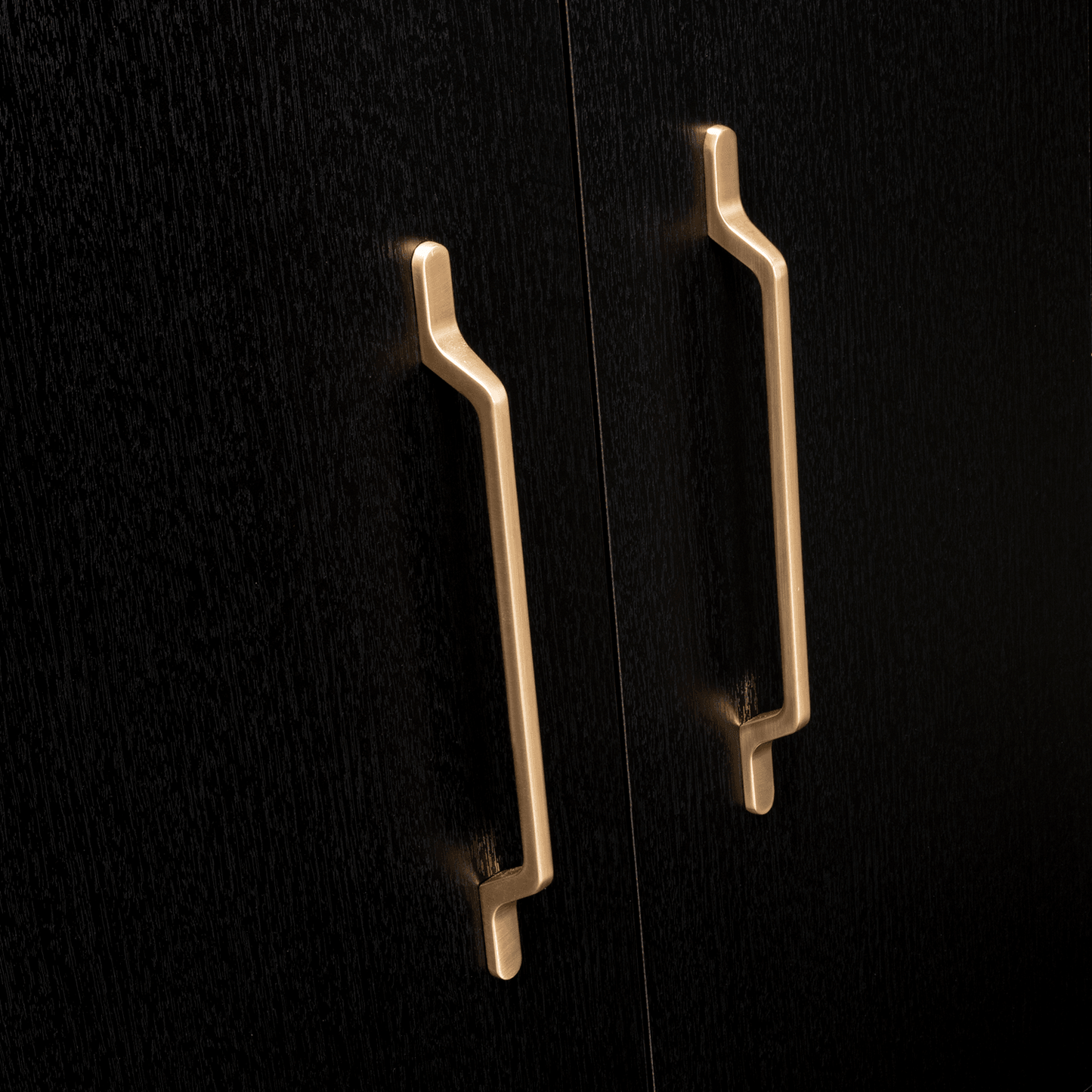 Closet Golden, Wengue, Variedad de Entrepaños y Seis Puertas Abatibles