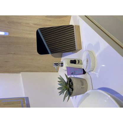 Espejo Bass, con Forma Recto, Borde Redondo, Base Madera