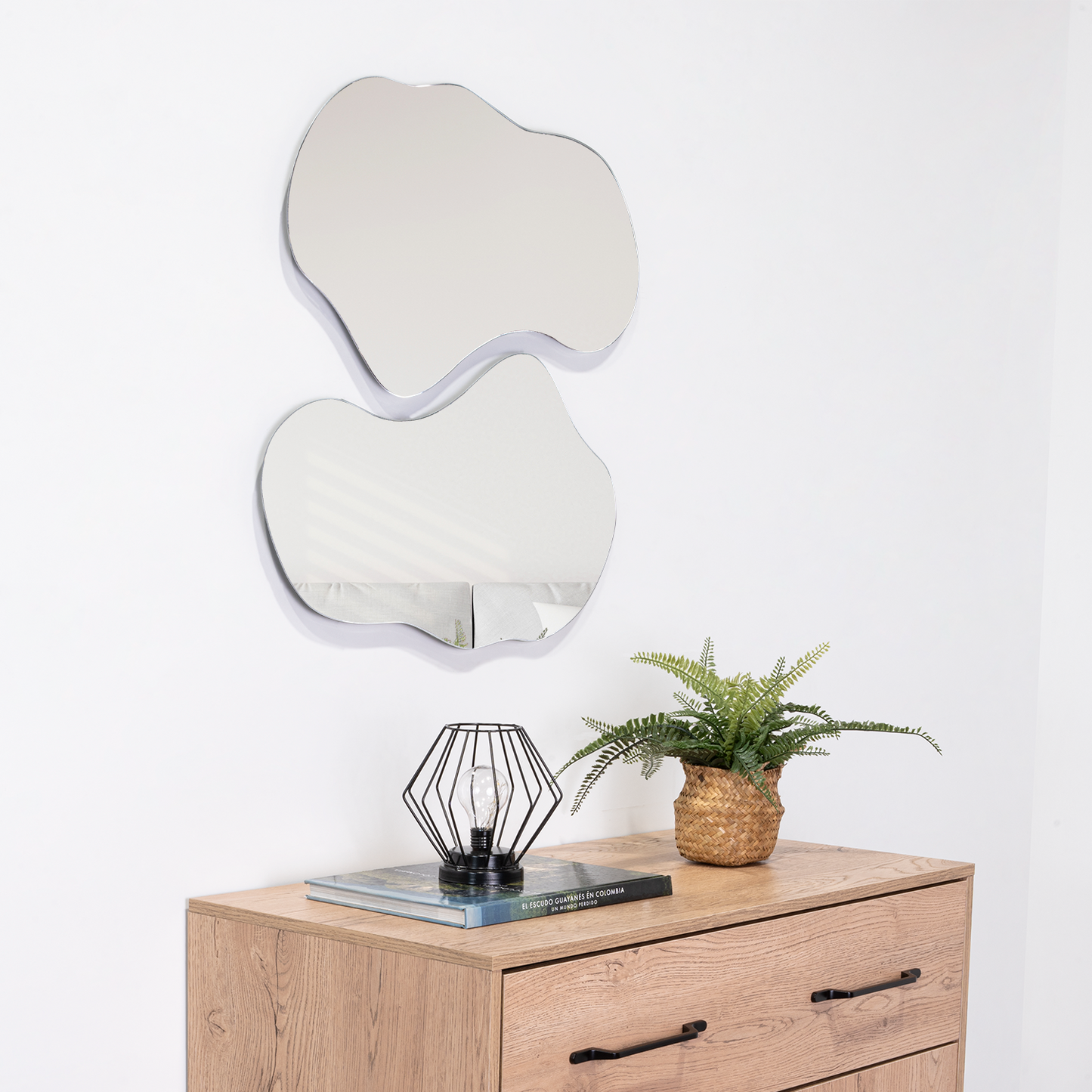 Espejo Nova, Diseño Irregular