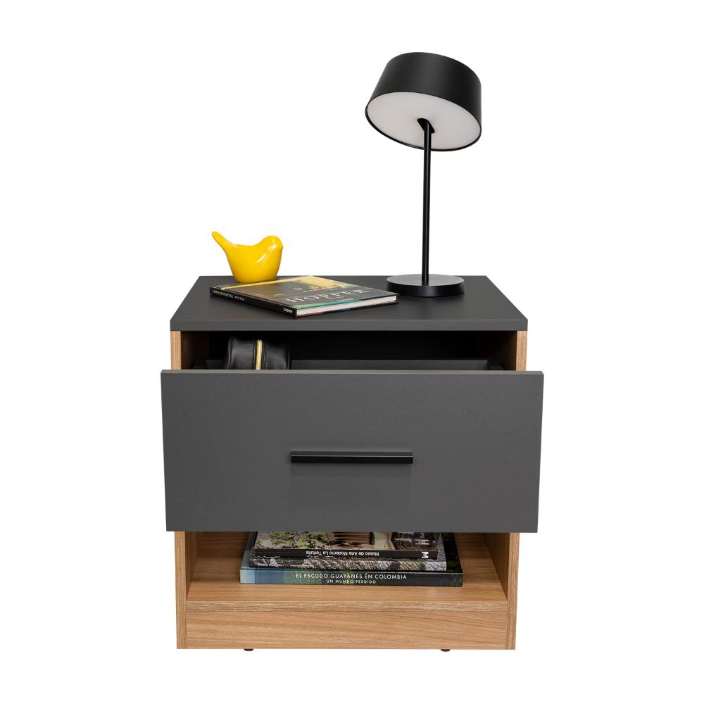 Mesa de Noche Giroa, Plata Oscuro y Fresno Europeo, con espacio para colocar objetos decorativos